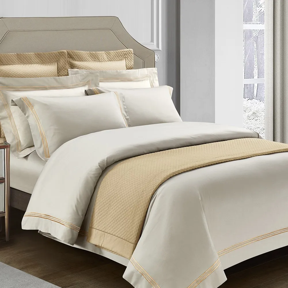 Custom wholesale 100% cotton embroidery hotel linen duvet cover flat sheet set bedding Set