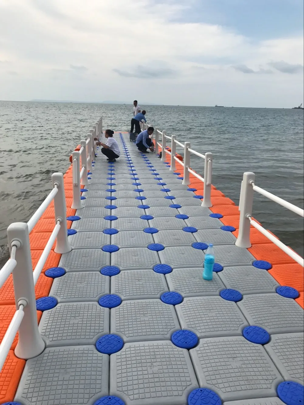 plastic floating bridge modular floating pontoon bridge cubes for dock HDPE