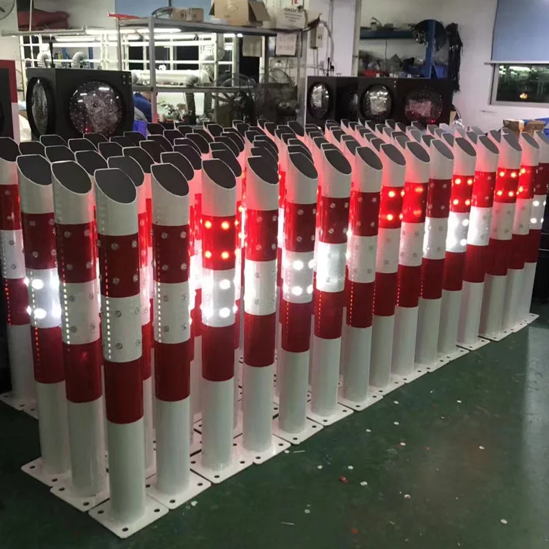 Manufacturer Customized Affordable Price Solar Warning Pole Ramp Lights Warning Flashing Light Post Prompt