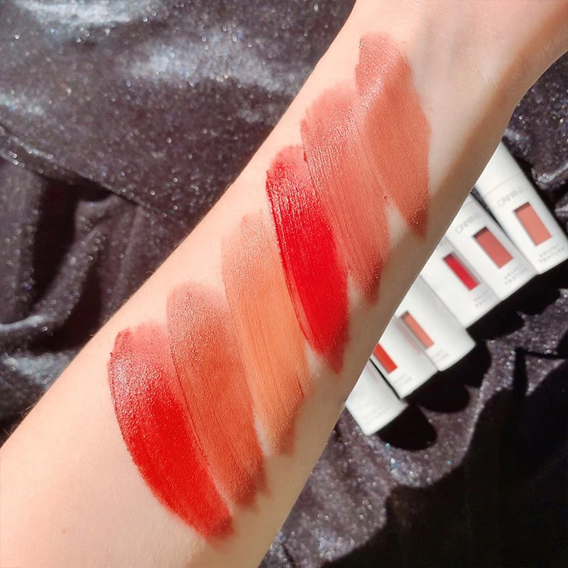 Wholesale Custom Women Cuties Vegan Cruelty-free Lip Gloss Private Label All Natural Lip Plump Lip Gloss For Little Girls