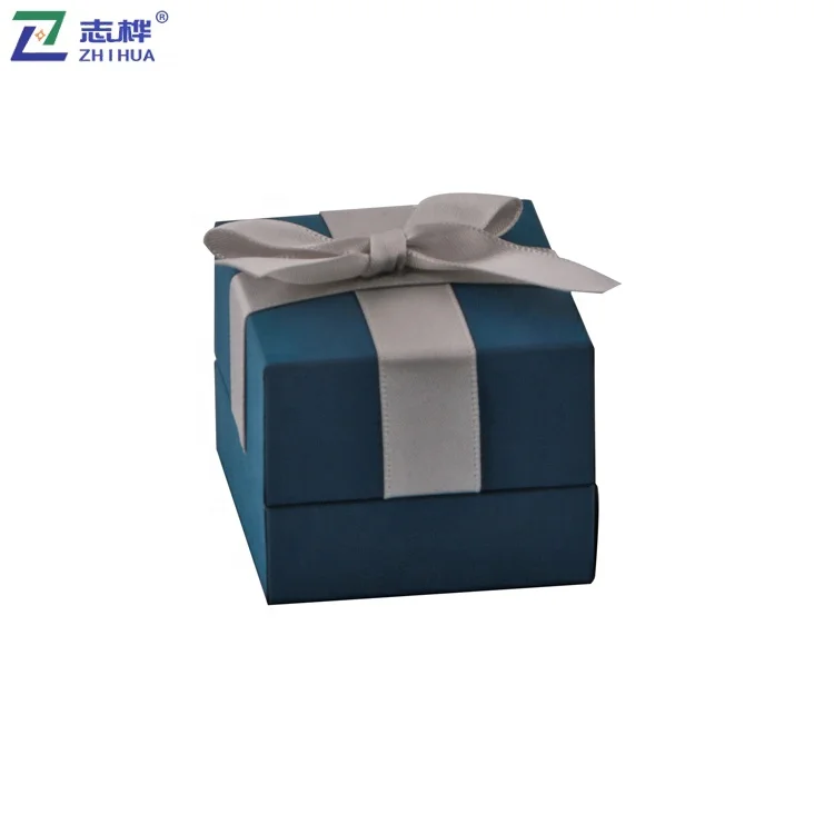 Fashionable Artificial Ring Box Leatherette Paper Jewelry Packaging Navy Blue Pendant Case with Ribbon