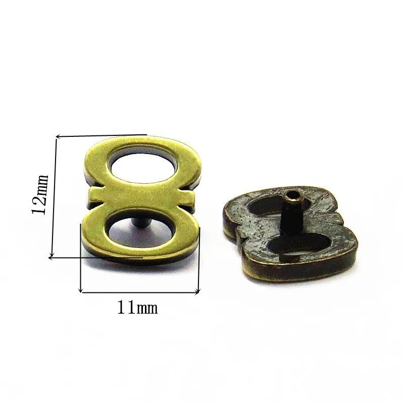 Спортивные кроссовки с принтом логотипа