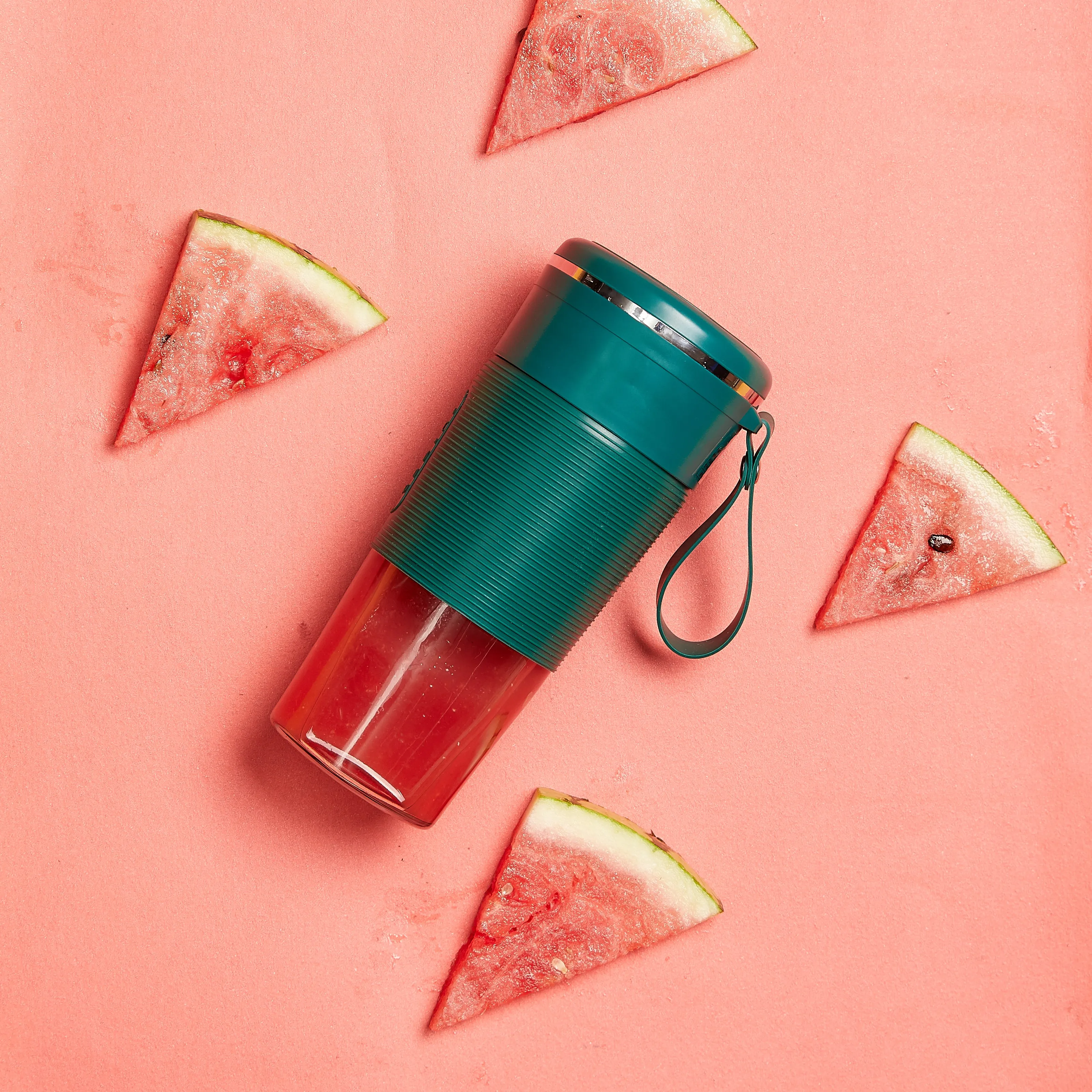 Portable Home Mini Wireless Fruit Juicer Popular Electric USB Blender Rechargeable Travel High Quality 300ml 4 Blade Juicer 3.7