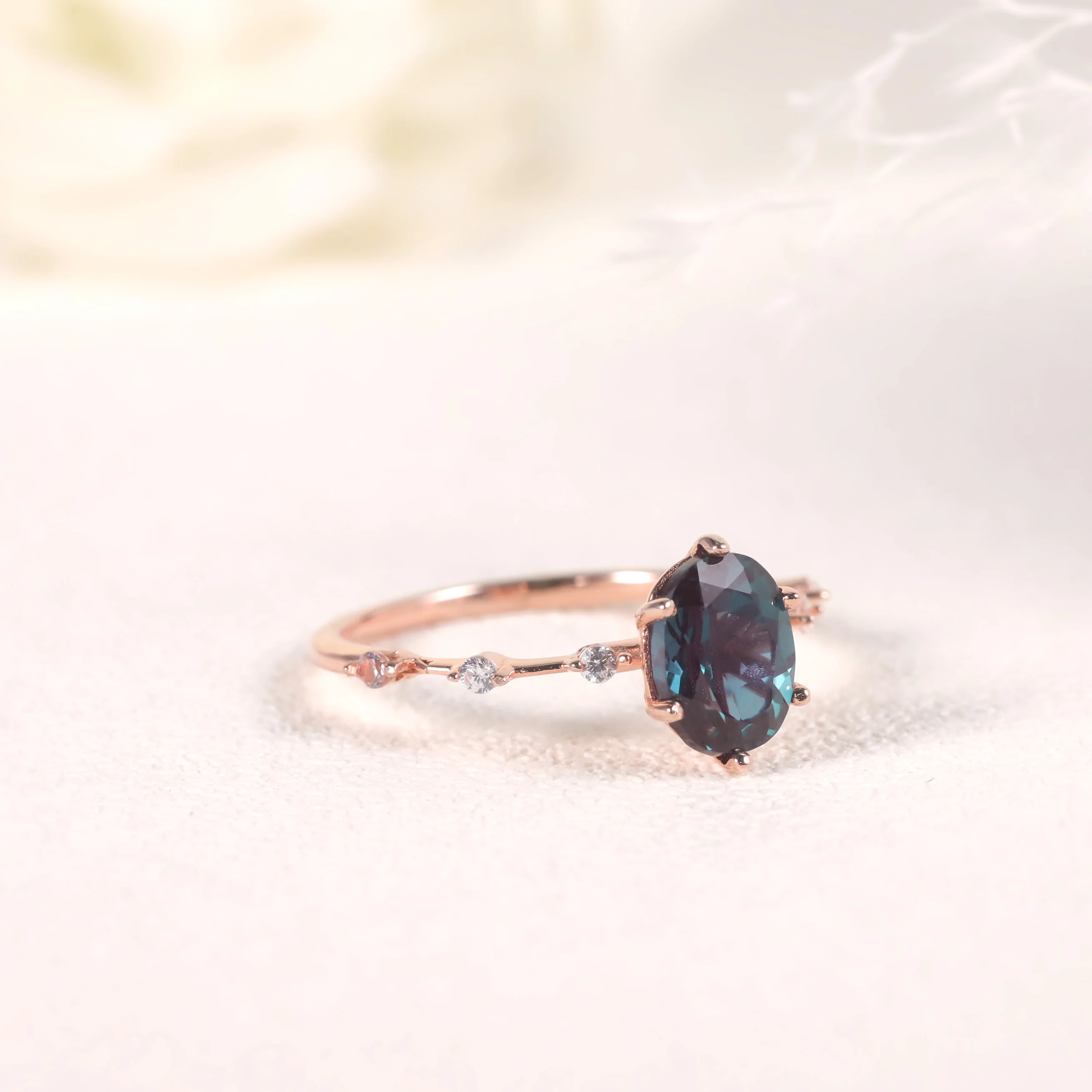 OL0926 15 Years Jewelry Manufacturing Experience OEM Vintage Engagement Oval 6x8mm 10K Pure Gold Lab Alexandrite Ring