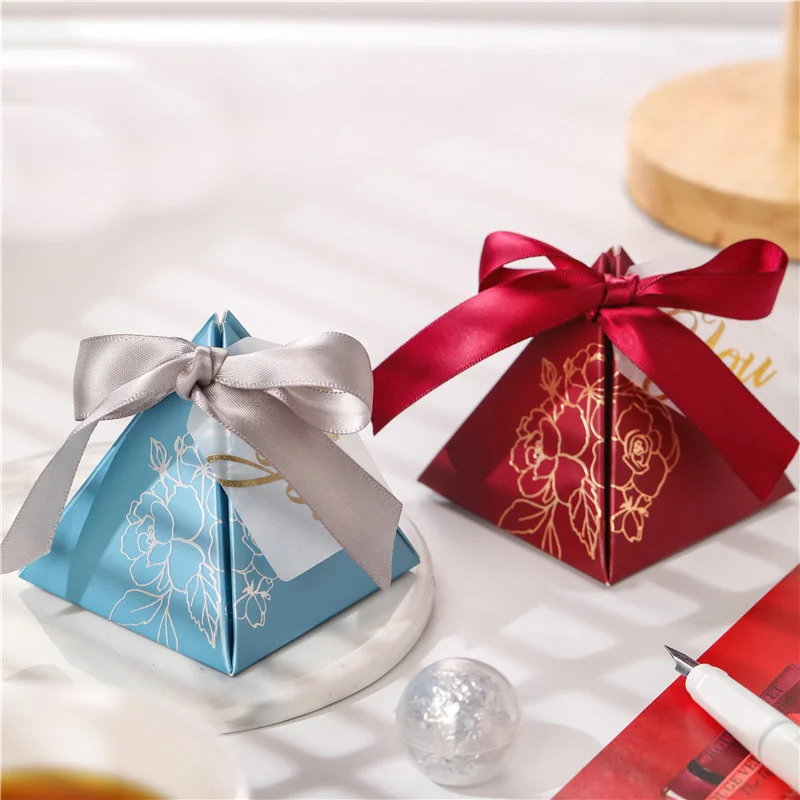Manufacturer Candy Box Chocolate Packing Boxes Triangle Party With Polyester Ribbon Shredded Paper For Gift Box