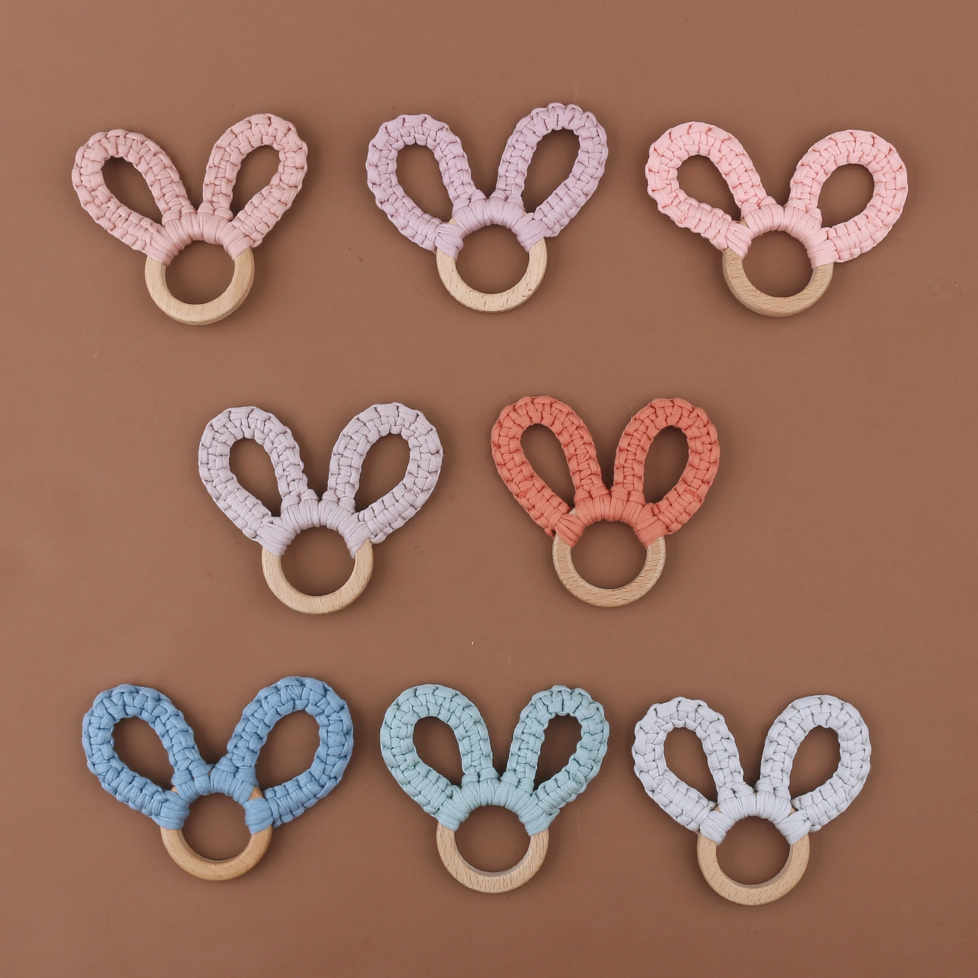 Hot Sale Handmade Natural Wooden Baby Chewing Toys Cotton Crochet Cute Bunny Teething Ring Teether Rattle Toy