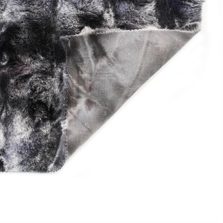 Manufacturer Customized Wholesale Luxury Long Pile Faux Fur Fabric Soft Plush Fabric warmly  for  garment coat  Toys