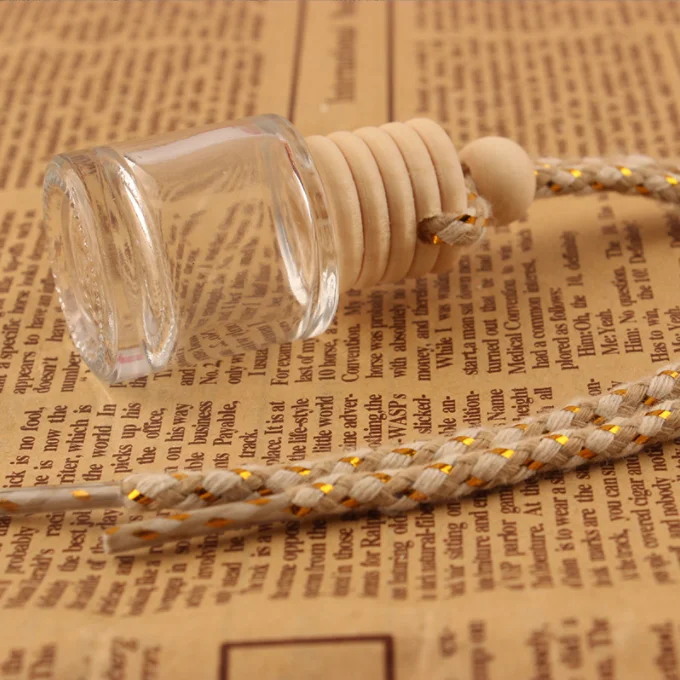 Wholesale round Glass Diffuser Bottle 4ml White Empty Hanging Car Air Freshener with Wooden Lid for Essential Oils