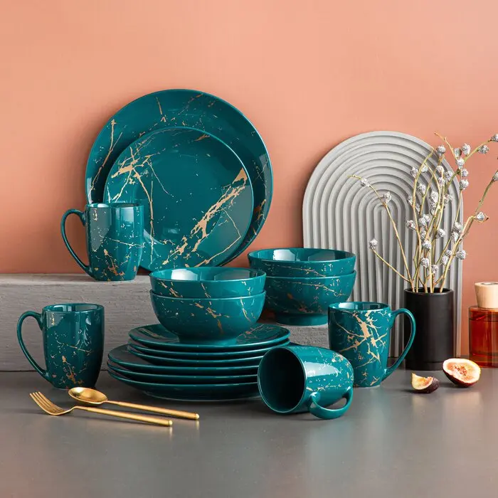 Wholesale european unique decal luxury wedding restaurant dinner plate set custom ceramic dinnerware set