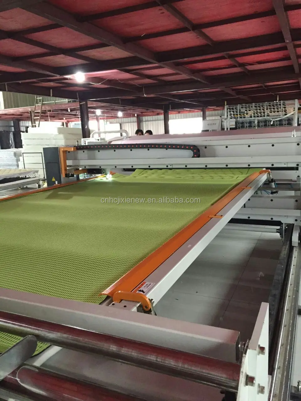 Single needle embroidery machine: textile fabric embroidery quilting machine