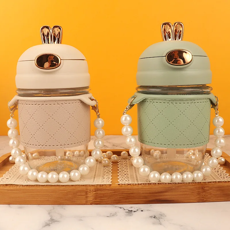 Seaygift custom children sports portable pearl chain glass straw water bottle rabbit glass milk cup with Leather protective cas