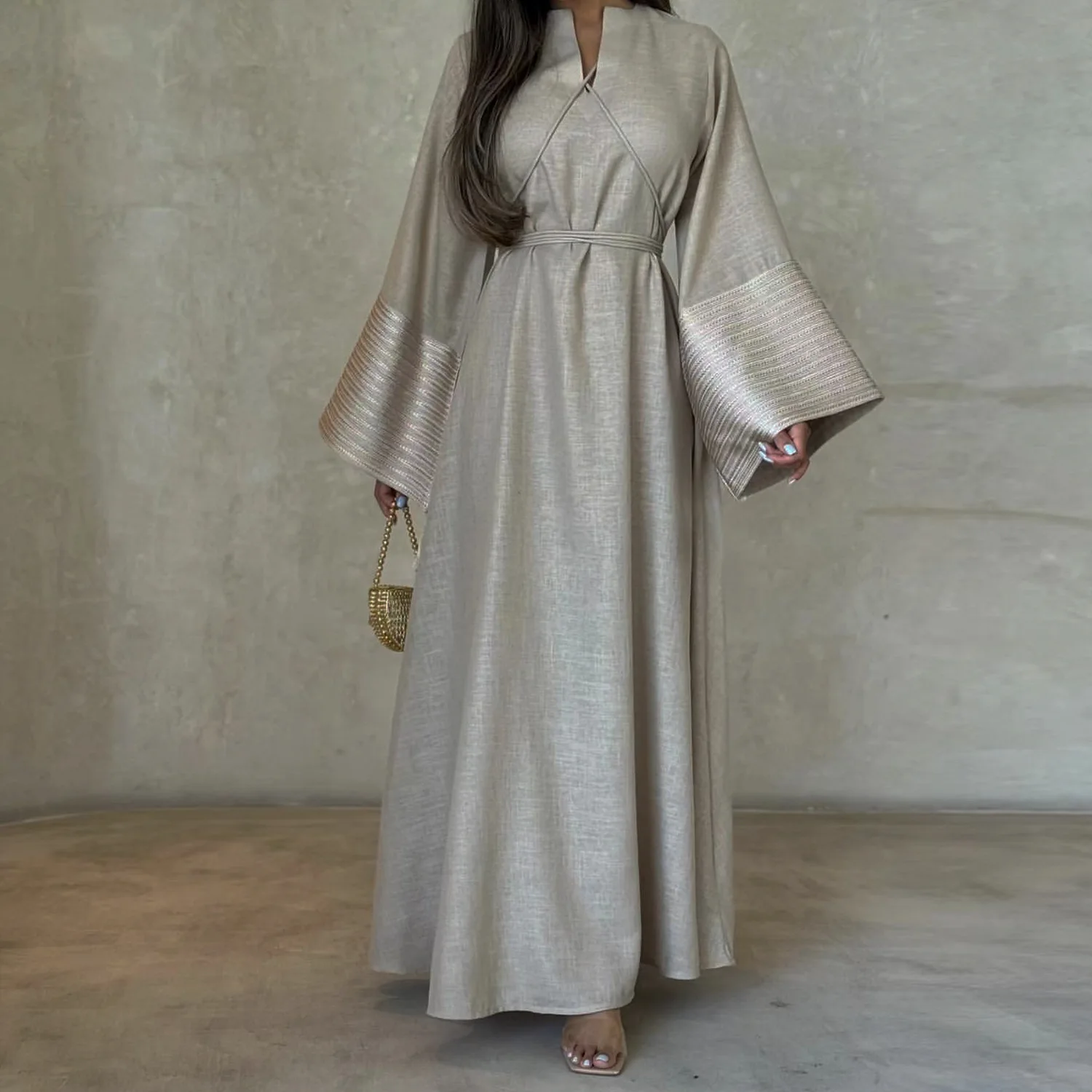 Zifeng OEM New Slit Slim Elegant Dresses Women Islamica Stylish V Neck Embroidered Dubai Turkish Elegant Dress Abaya