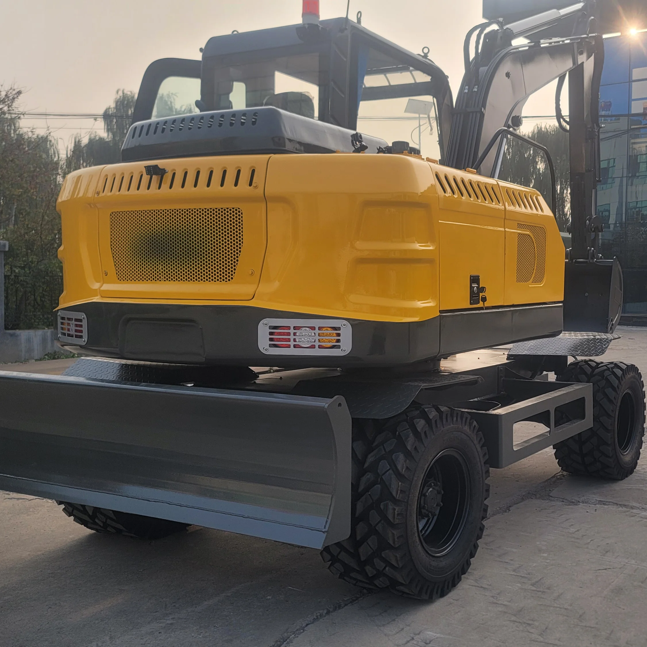 Free shipping EPA EURO 5 Excavators 2 tons farm used wheel excavators are cheap