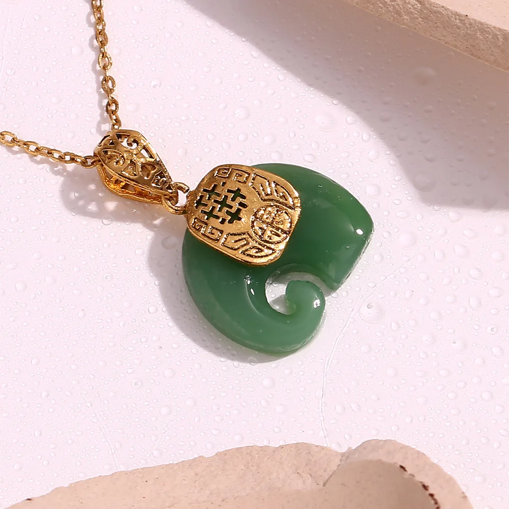 18K Gold Plated Green Hetian Jade Elephant Pendant Necklace for Women Fashion New Stainless Steel Necklace for Weddings Gifts