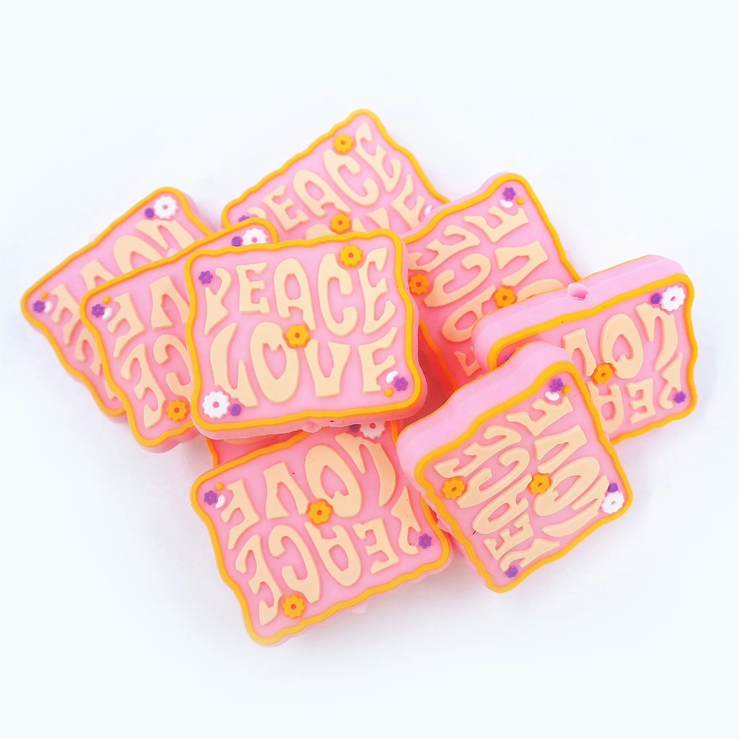 Best Selling Food Grade DIY Pacific Chain Beaded Pen Accessory Peach Love Charms Focal Beads Pen