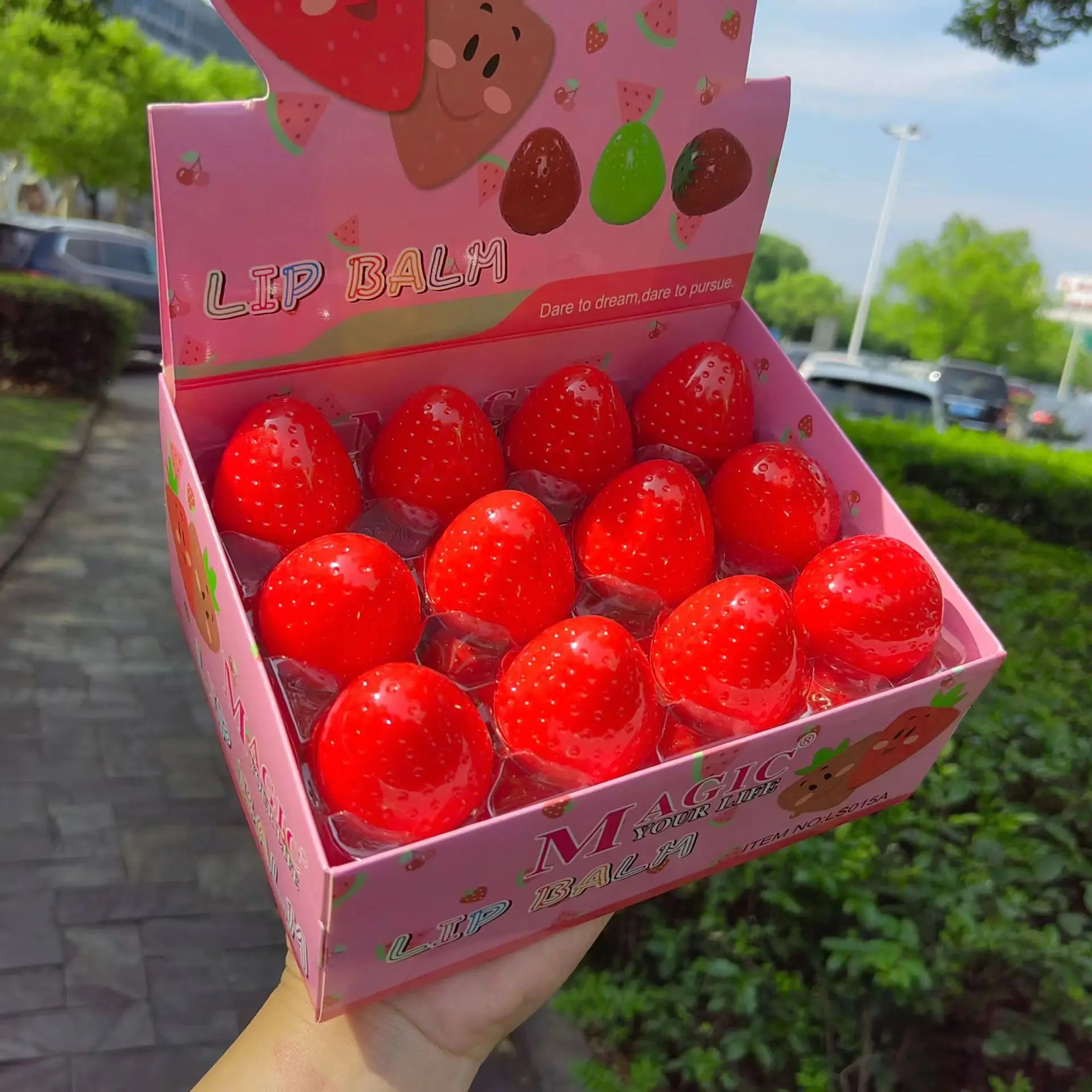 New Strawberry Moisturizing Anti cracking Moisturizing Soothing Lipstick Non fading and Priming lipstick