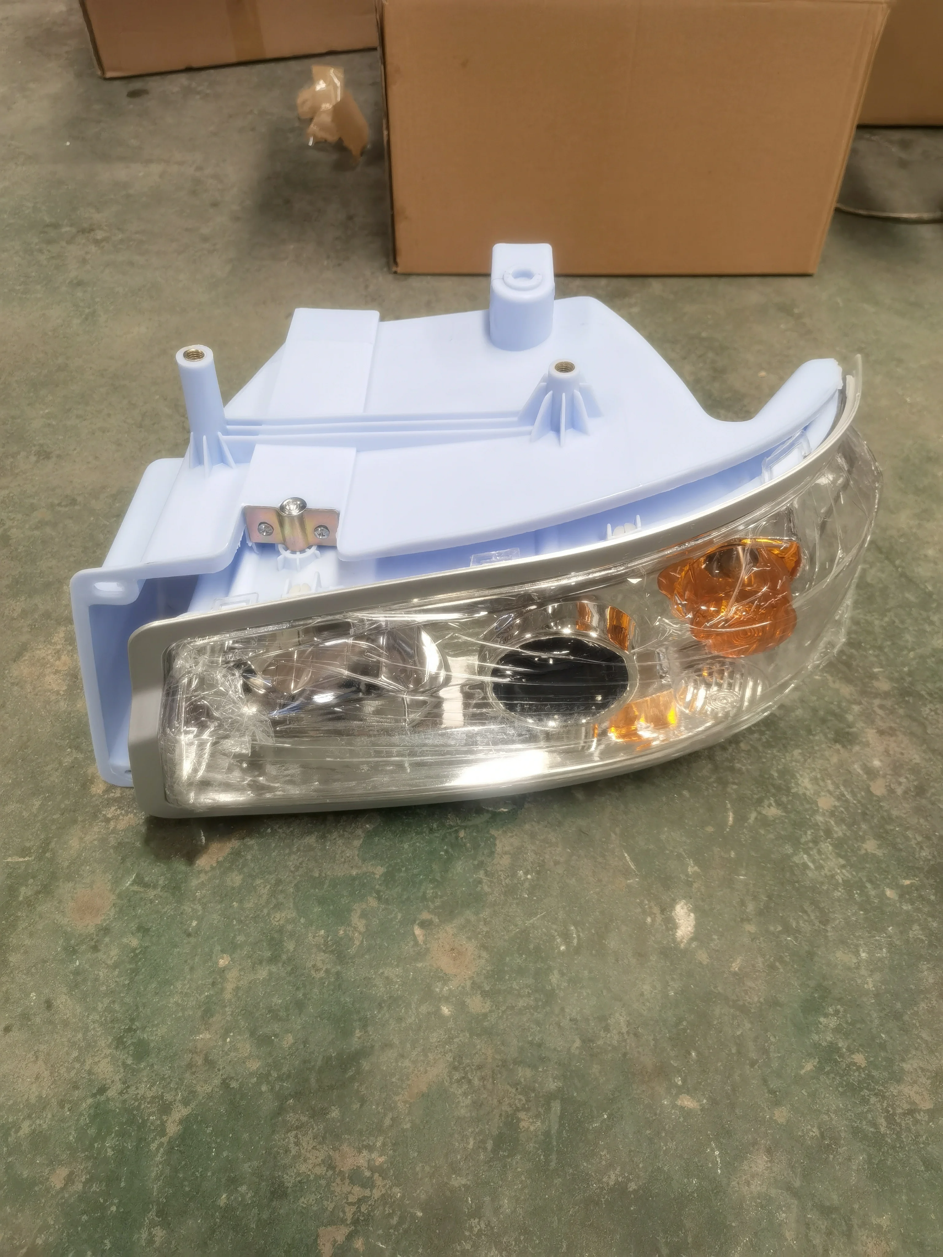 Запчасти для грузовиков SINOTRUK HOWO WG9719720001 левая фара в