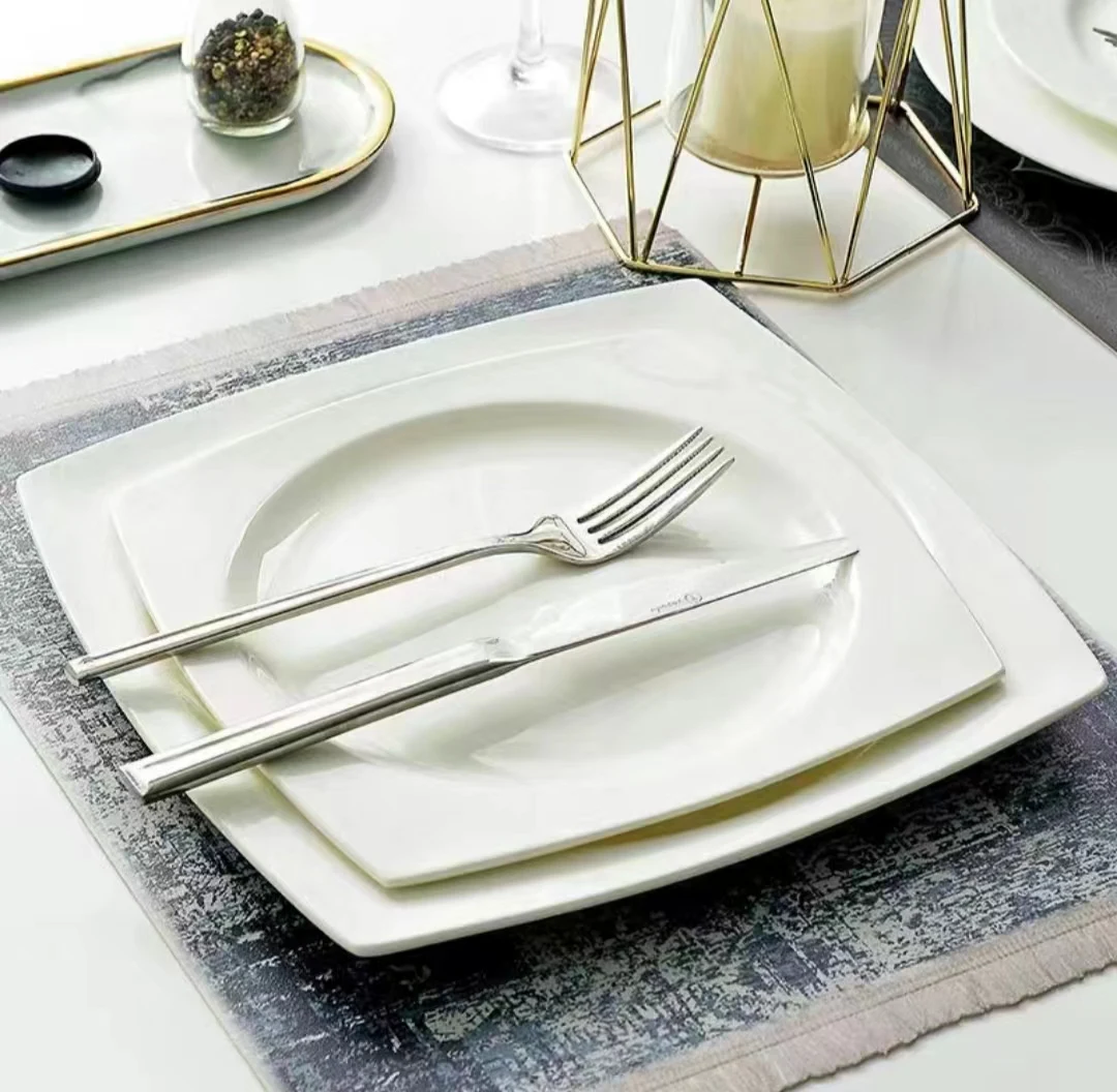 Classic Family Bone China Ceramic Western Plate Sustainable under Glazed Dish Dish for Food for Dinner or Back to School