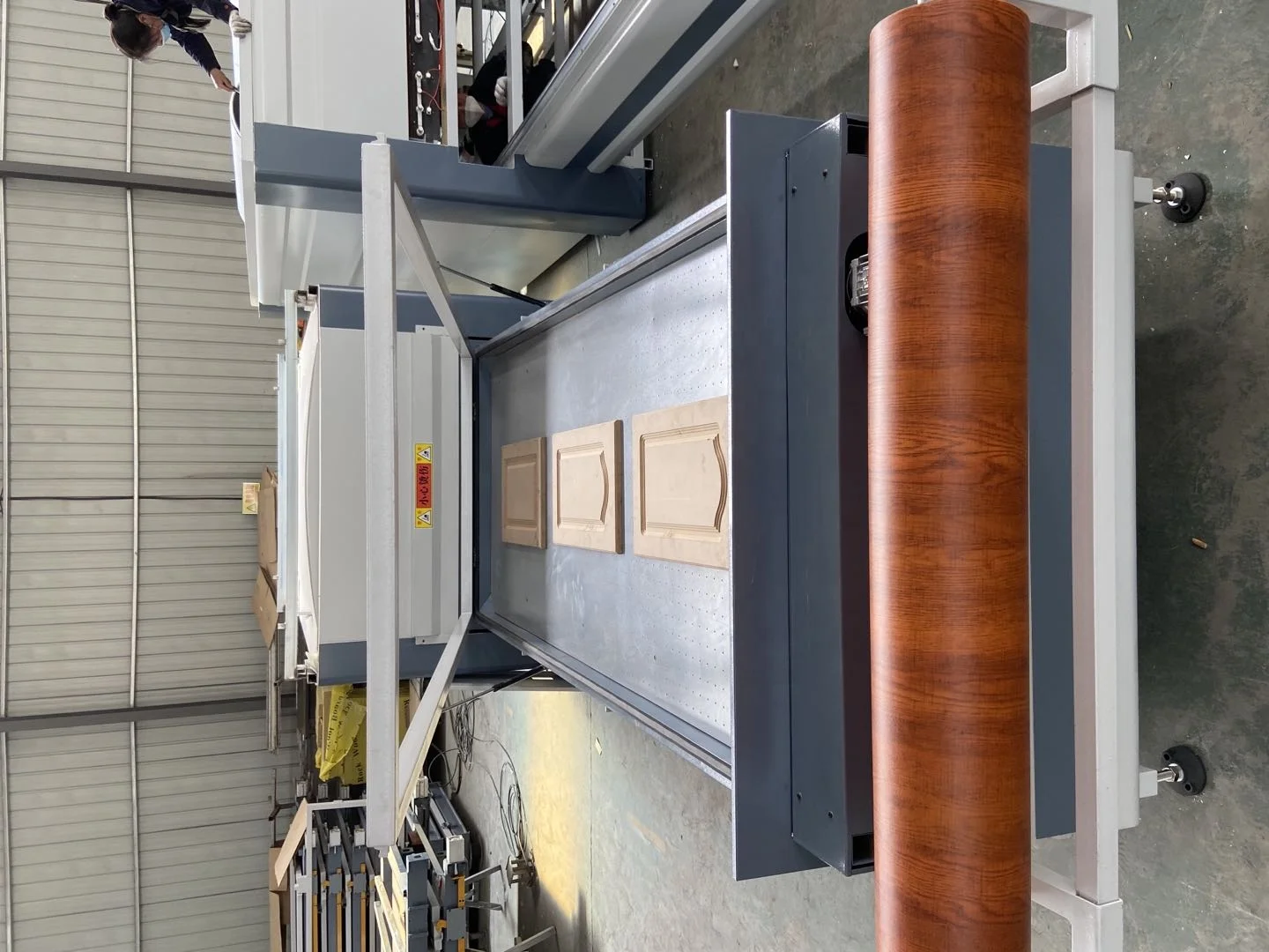 
pvc woodworking membrane vacuum press laminating machine for door pressing 