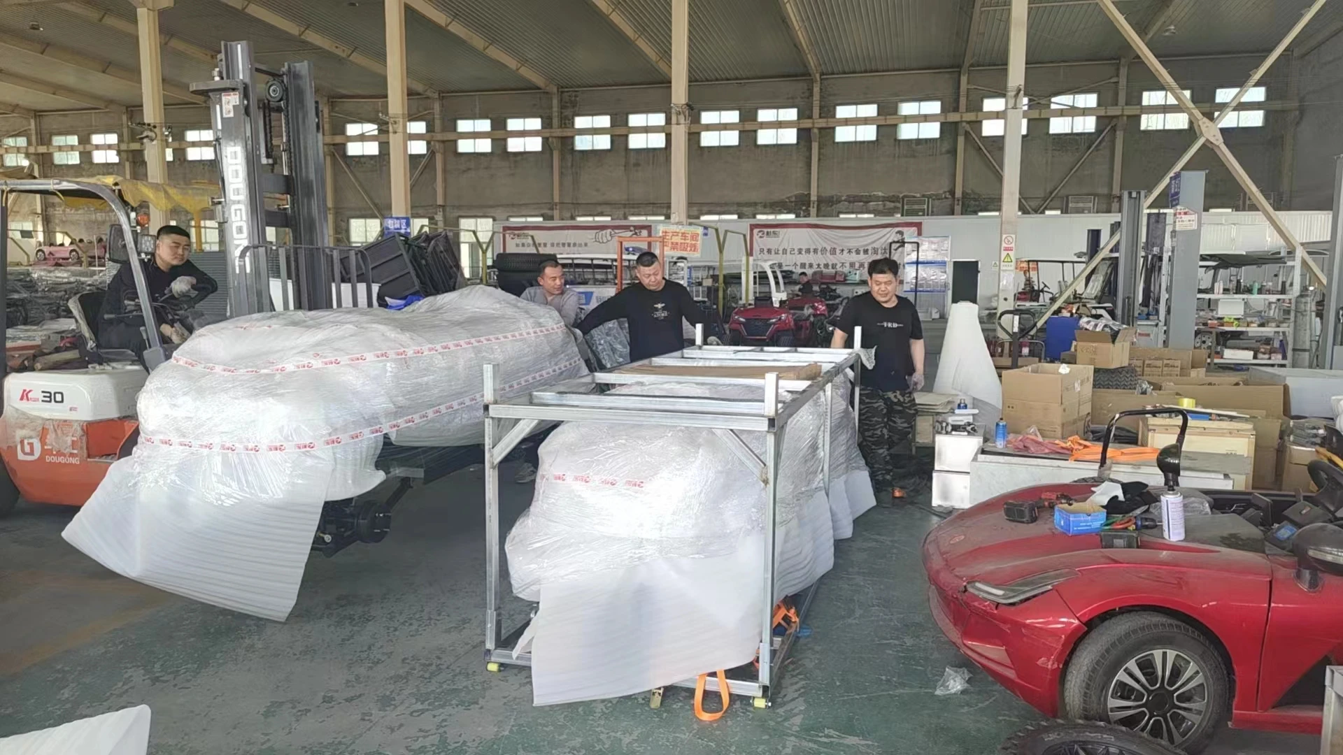 Factory Outlet Cheapest Black color 72v 5kw lithium battery powered 4 seater electric outdoor cart
