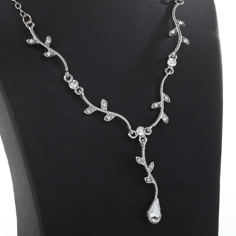 New branch rhinestone necklace graceful and fashionable folding branch wave necklace accessories women