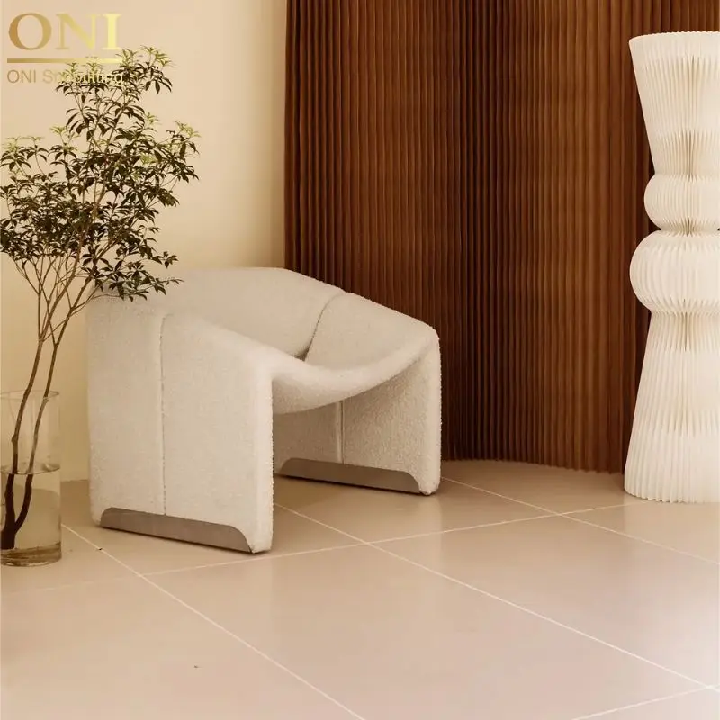 Мебель для магазина одежды