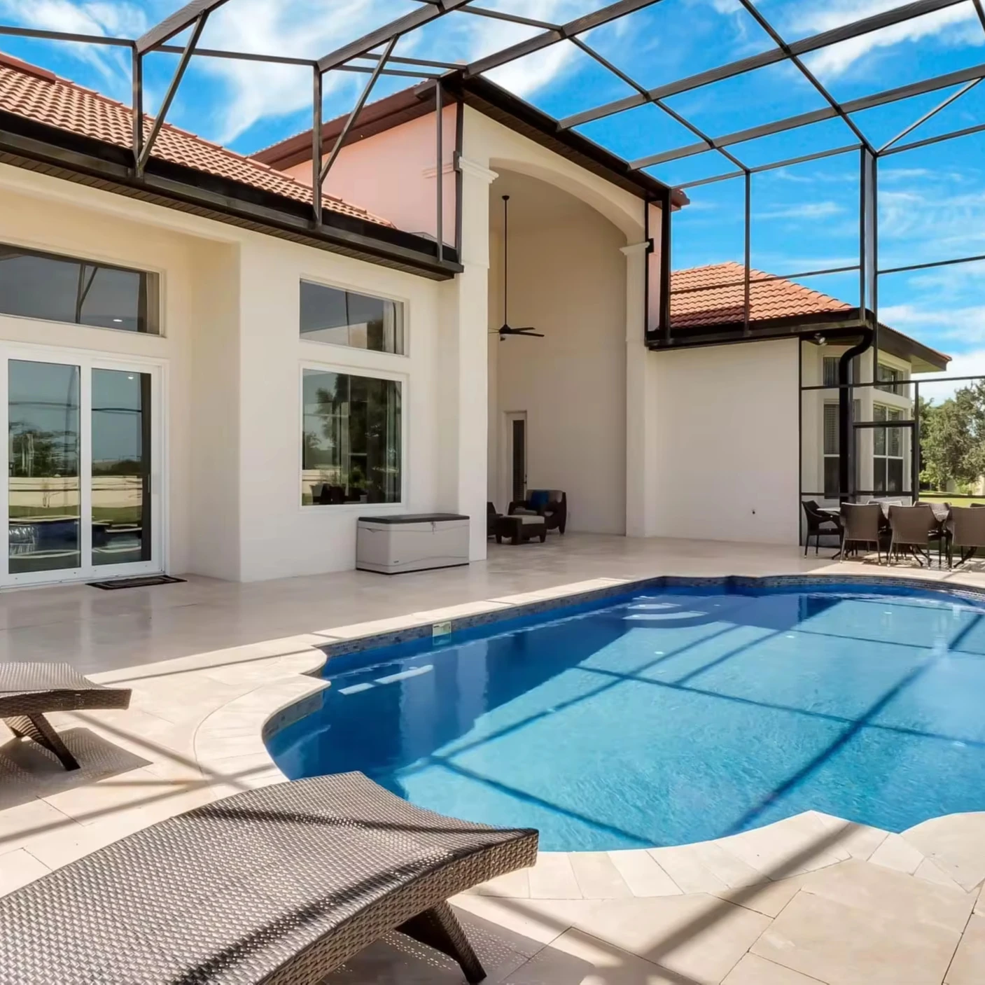 Factory Price Pool Coping Tumbled Natural Marble Limestone Pavers Outdoor Travertine French Pattern Floor Tile