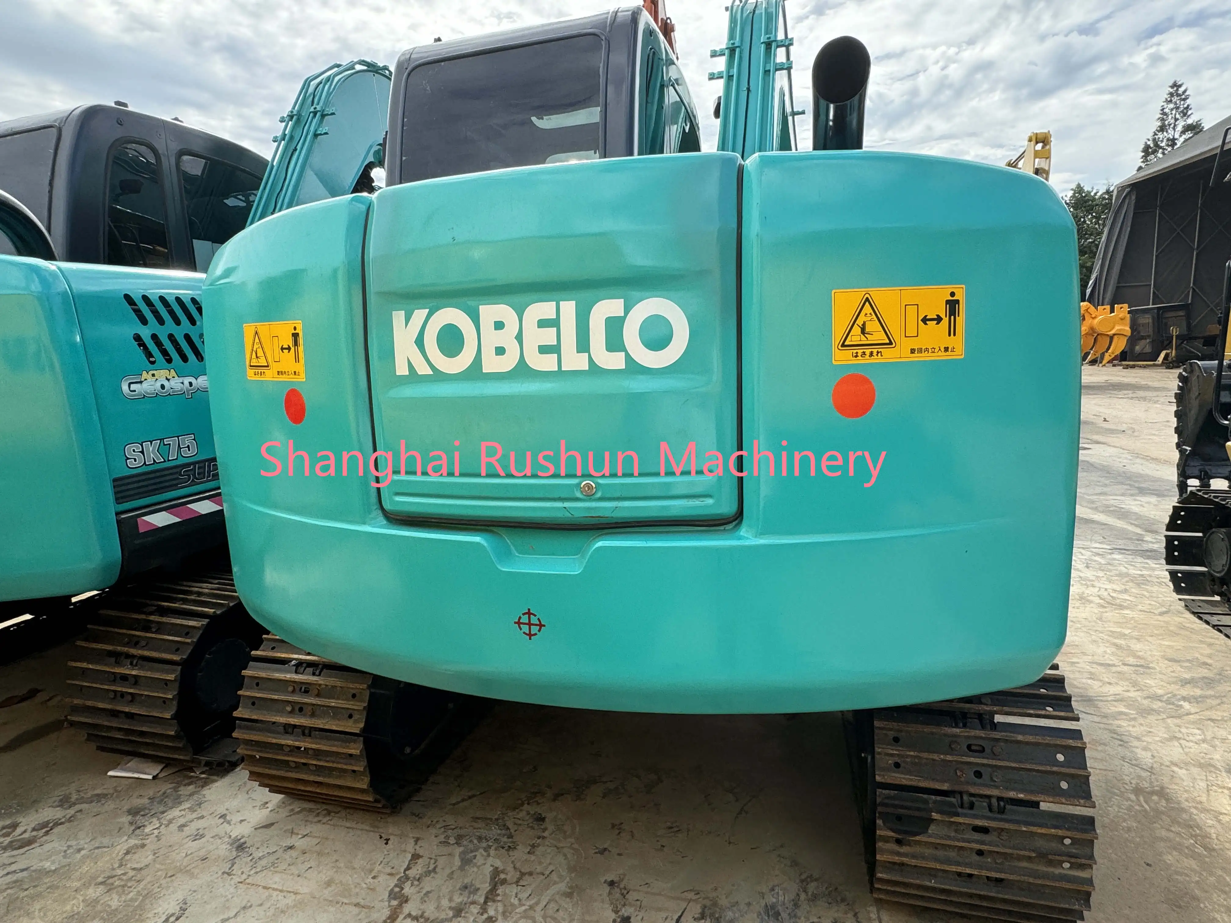 Good quality, low price for sale Kobelco 75 small used excavator