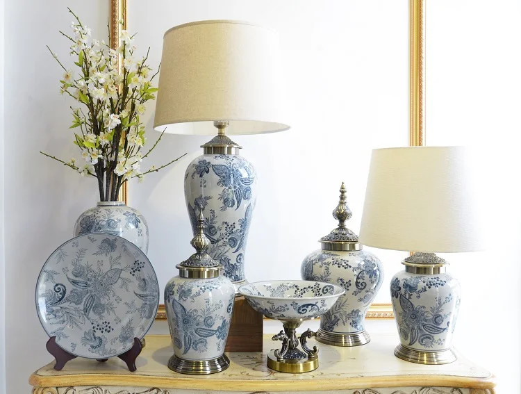 Chinese style blue flower figure table lamp luxury modern antique classic ceramics table lamp for living room