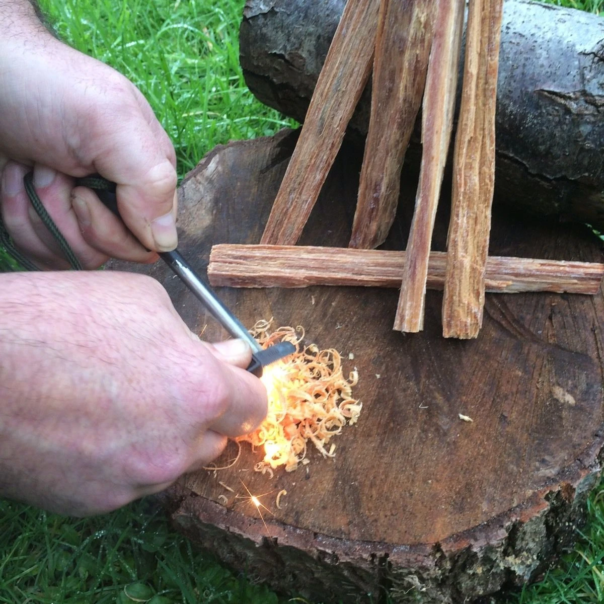 Outdoor camping survival flammable materials tinder fatwood firestarter with magnesium rod