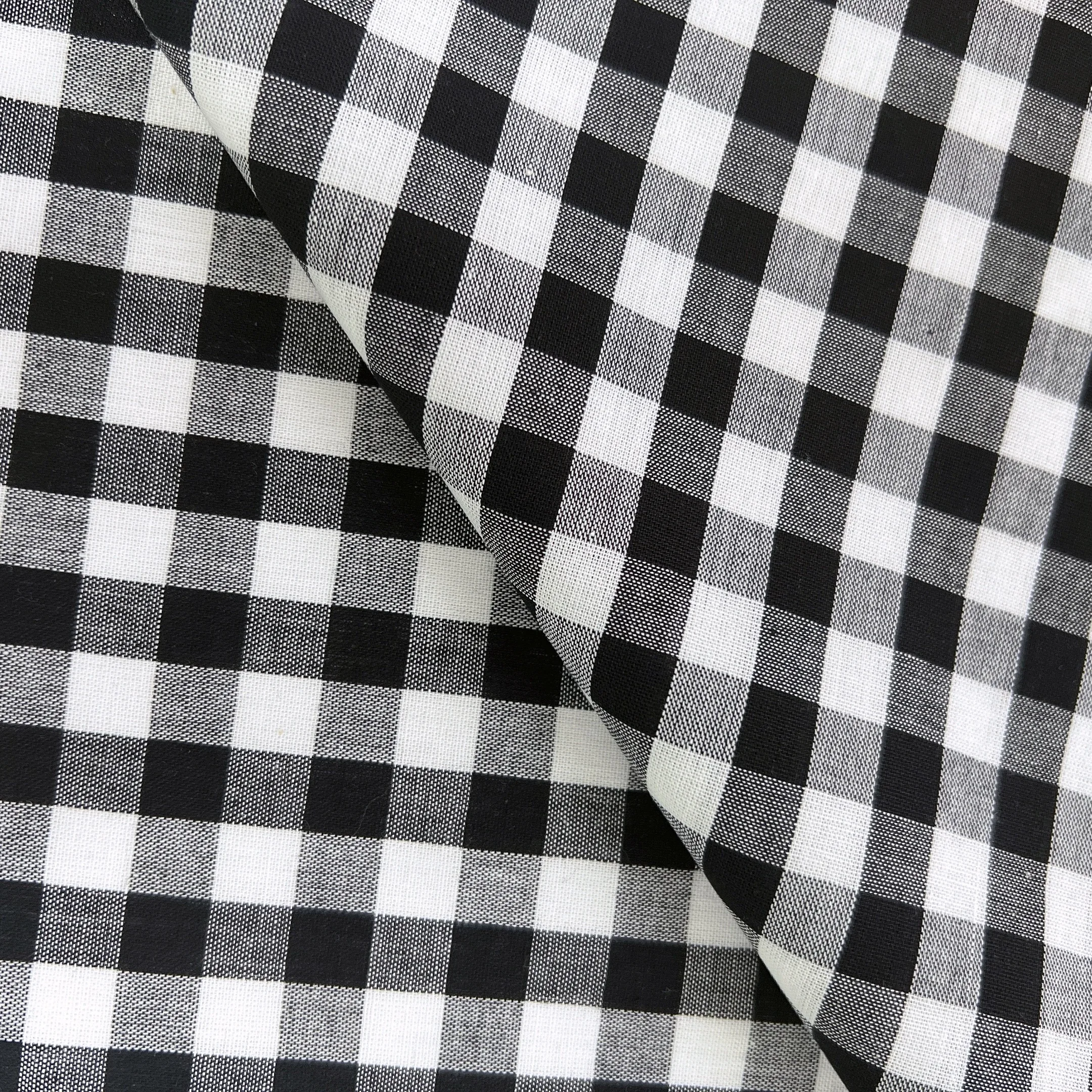 Classical Popular Black And White 95GSM 100%COTTON Check Plaid Fabric For Clothes