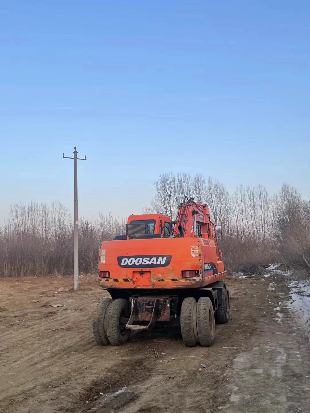 Used original Doosan DH150 wheel hydraulic excavator for sale Imported Doosan 150 130 rubber wheel excavator for sale