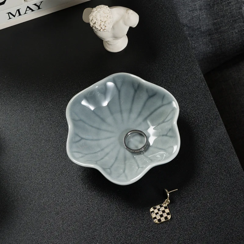 Customized Logo Leaf Pattern Ceramic Jewelry Dish Lotus Design Nordic Style Trinket Tray Handmade Porcelain Ring Holder