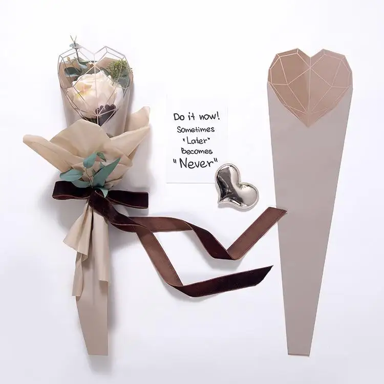 WISEPACK Heart Shaped Single Rose Packaging Floral Sleeve Valentine Day Gift Transparent Plastic Flowers Wrapping Bag Sleeve