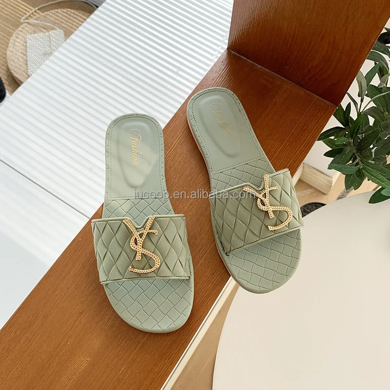 Hot selling Ladies sandals summer slippers for women Fashion sandals beach slides flip flops for OEM