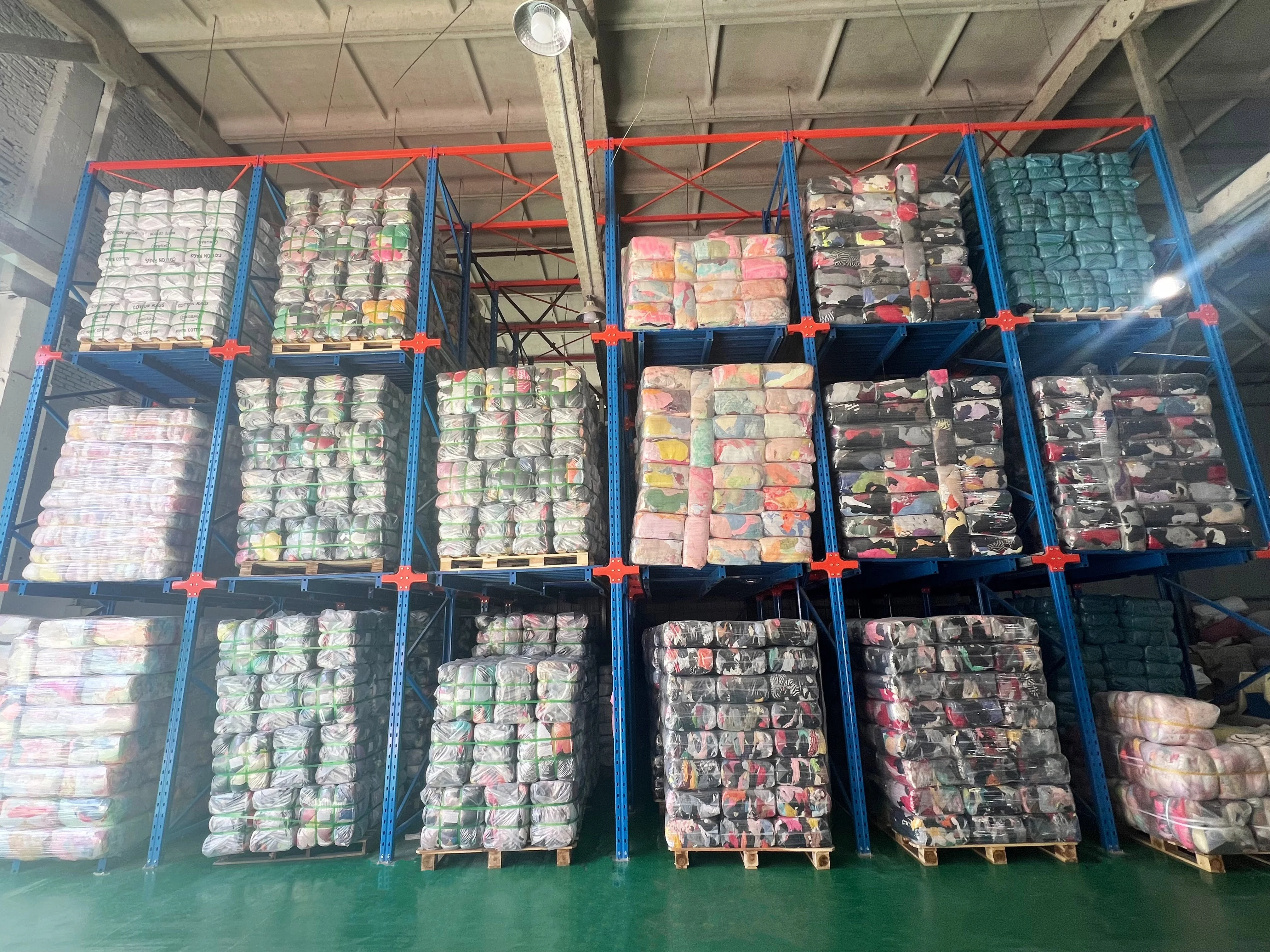 Best Price Fast Delivery Time Industrial Wiping Rag Dark Coloured T-shirt Rags 100% Cotton Rags for cleaning Textile Waste