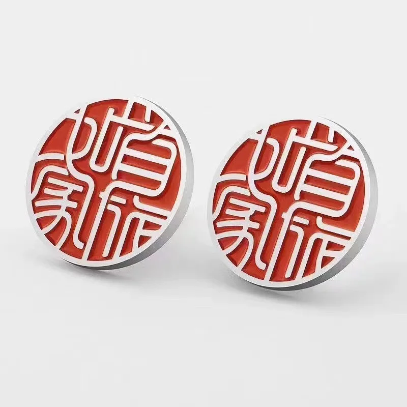 Нагрудный значок с золотым нагрудным знаком