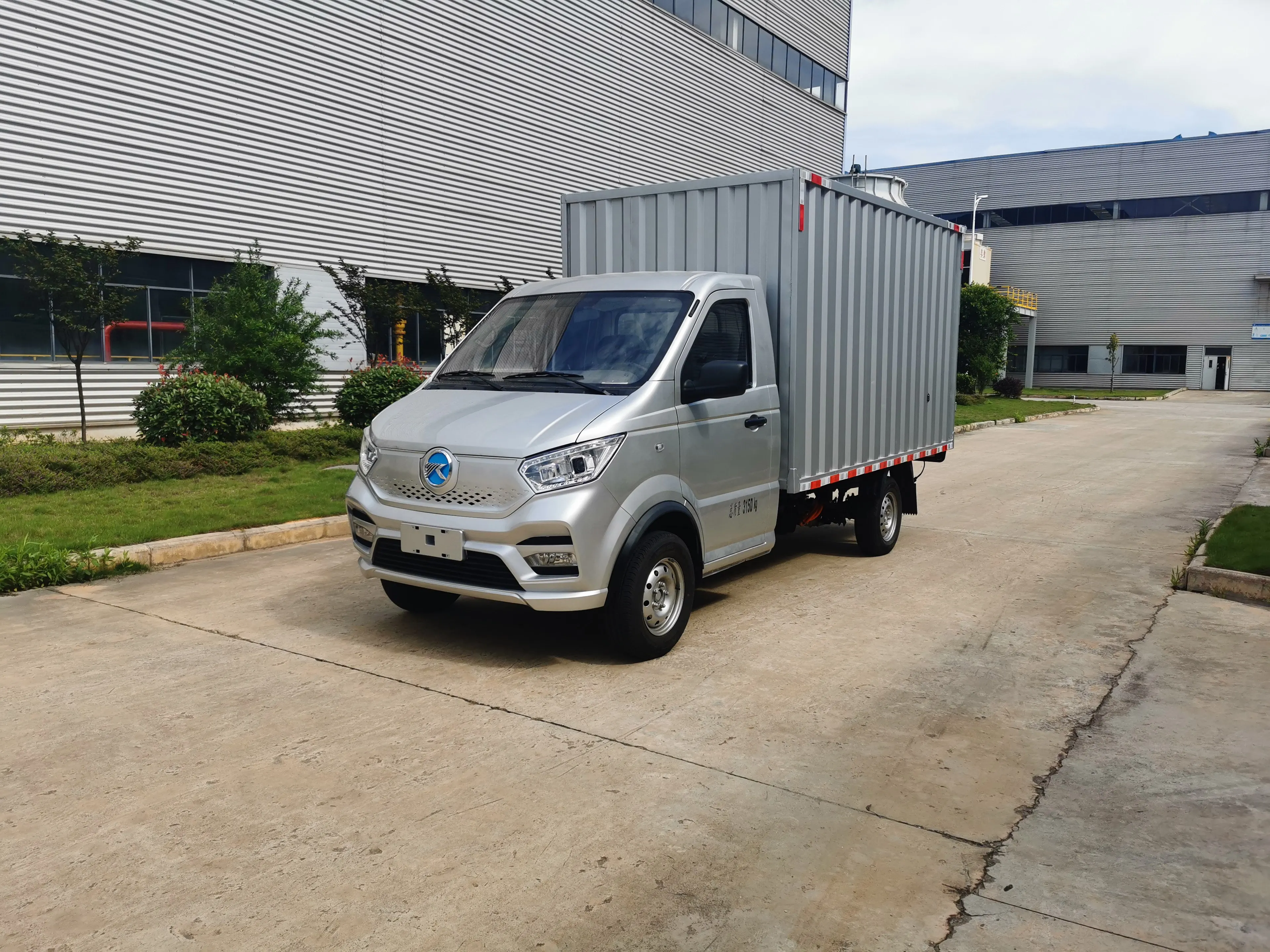 Electric Mini Truck KAMA JunHang EV1 Single Row Box trucks UTV 41.93kWh For Transportation