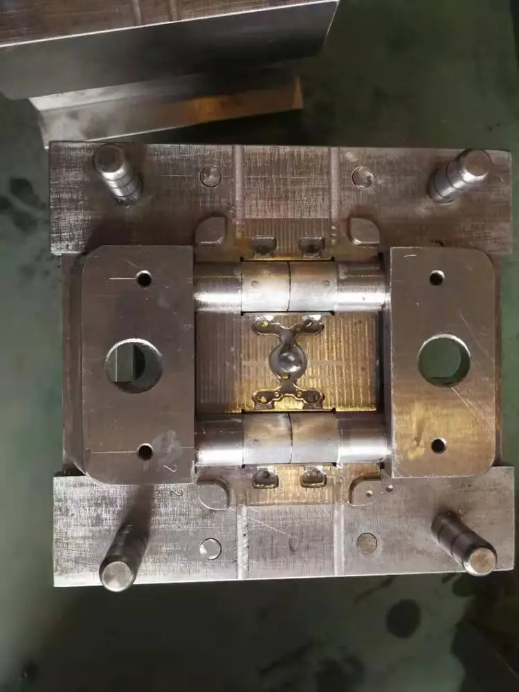 
low pressure hot chamber metal die casting injection molding machine 