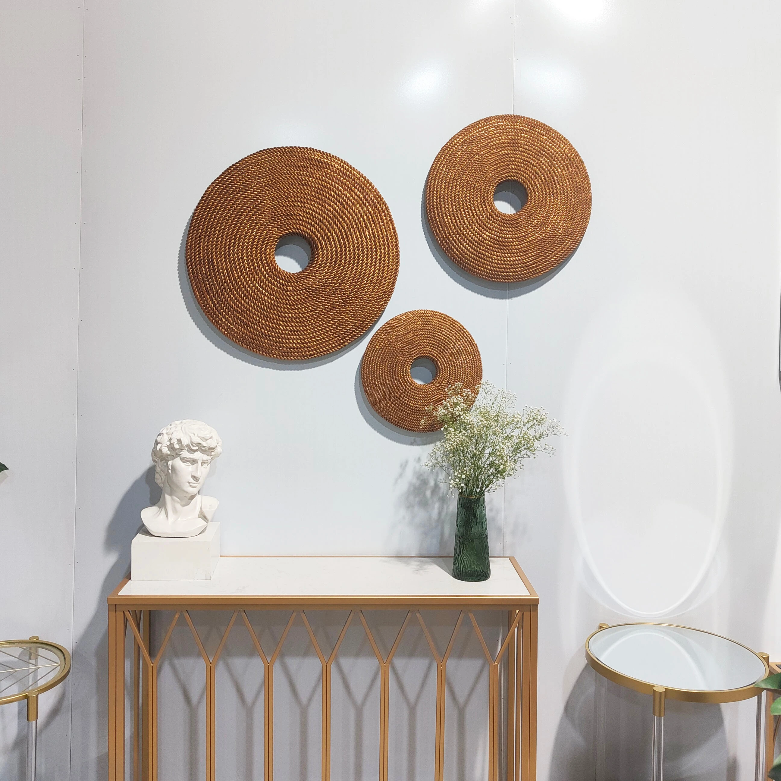 Light luxury European-style golden sofa background wall decoration painting three-dimensional round handmade sandstone wall hang