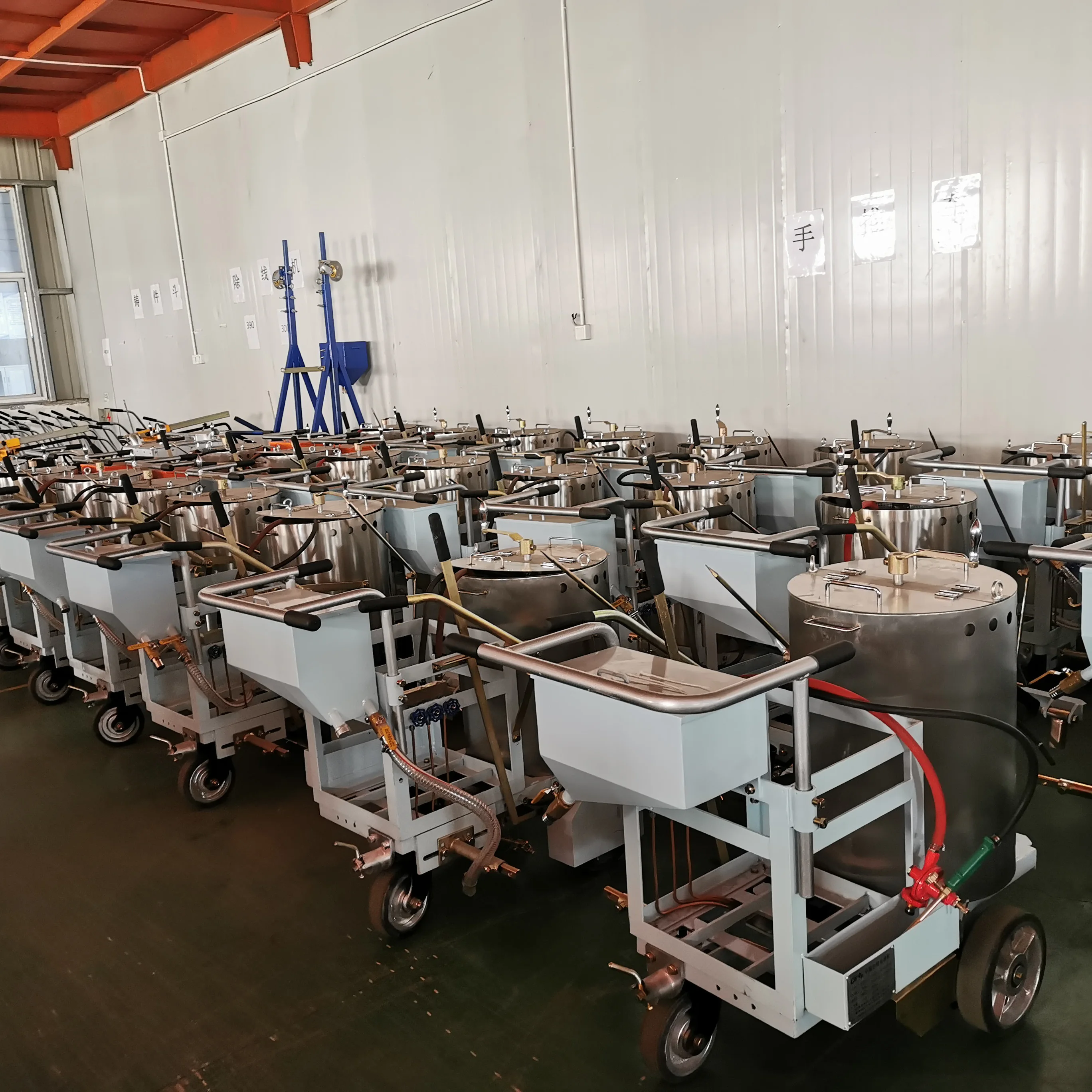 Eco-Friendly Hand Push Thermoplastic Road Painting Machine With An Engine