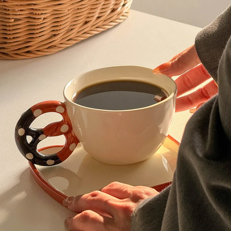 Lelyi Factory direct sales Ins cute irregular butterfly biscuits alkaline water knot mugs and exquisite ceramic cup and plate