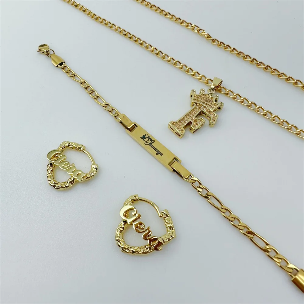 Lateefah OEM 18K Gold Stainless Steel Heart Hoop Earring Custom Name Letter Personalized Earrings