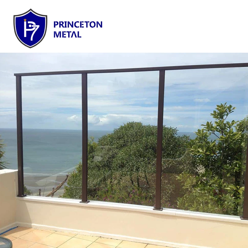 PRINCETON Glass windbreak panels for outdoor partitions