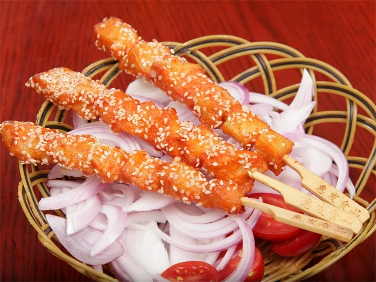 Новое ароматизированное мясо курицы шампуры с кунжутом