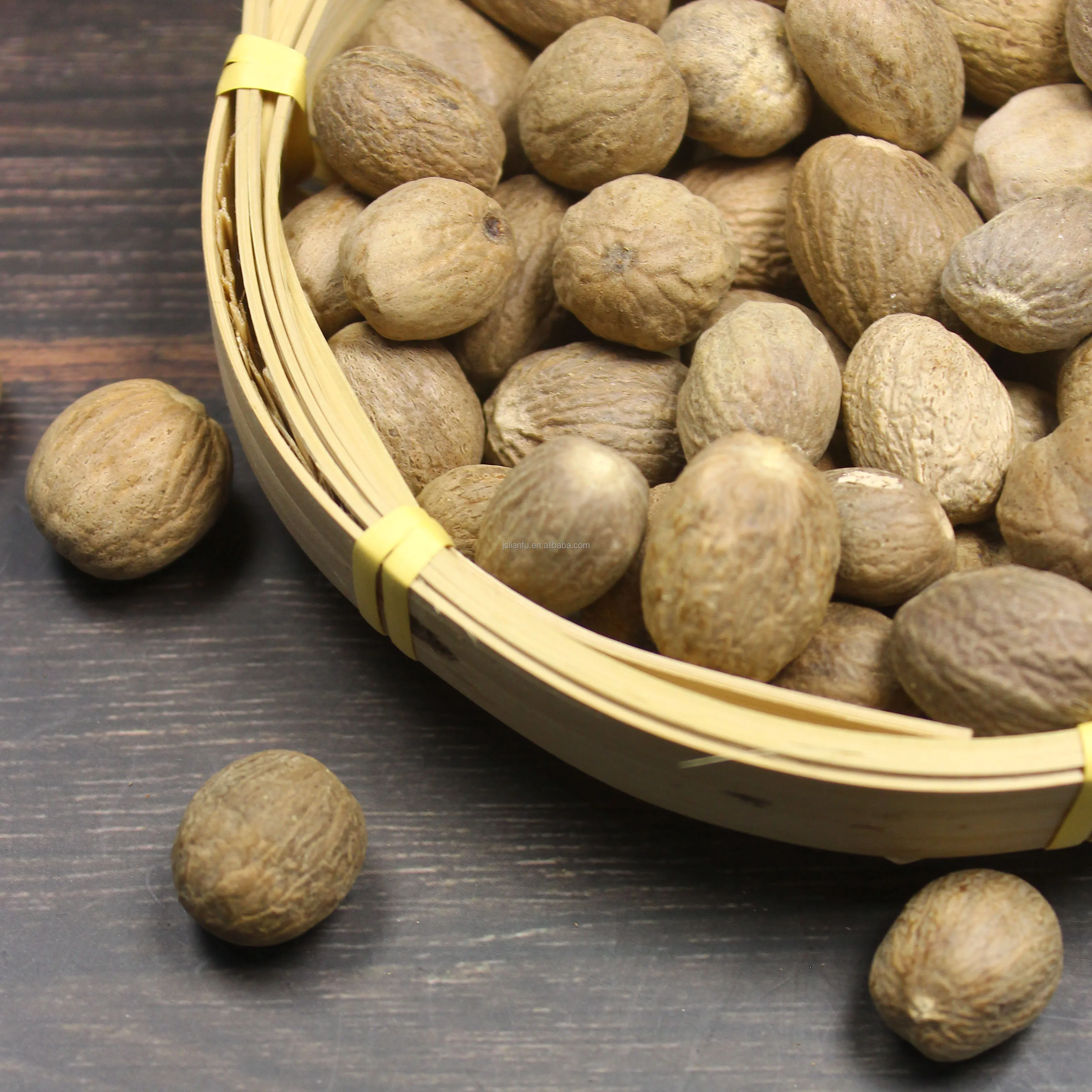 Factory Direct Supply High quality Nutmeg Natural Dried Spice Nutmeg China Export