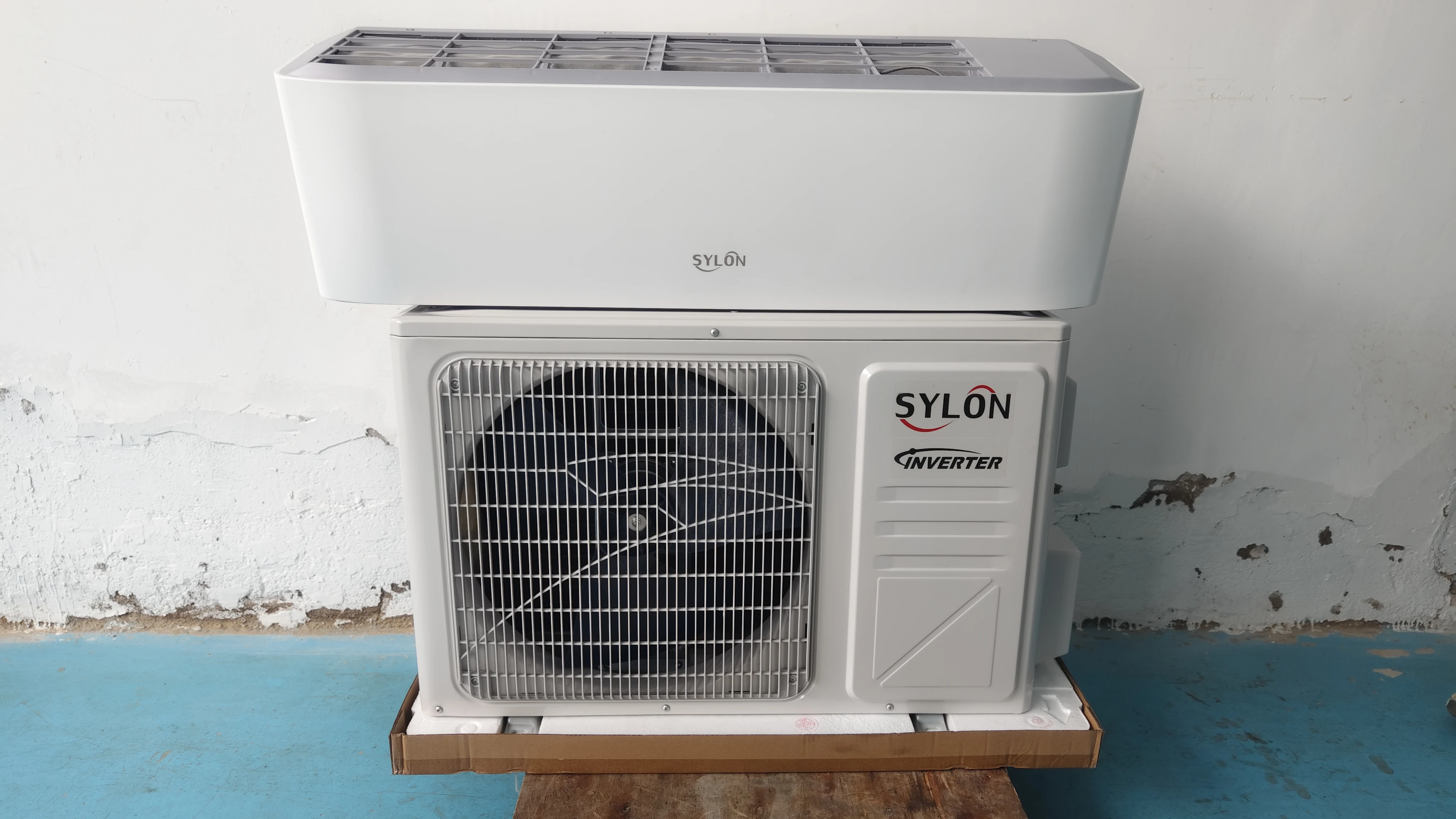 Sylon Black Panel R32Gas Refrigerant Mini Split Conditioner Air Inverter Ac With WIfi Control Ductless Air Conditioning For home