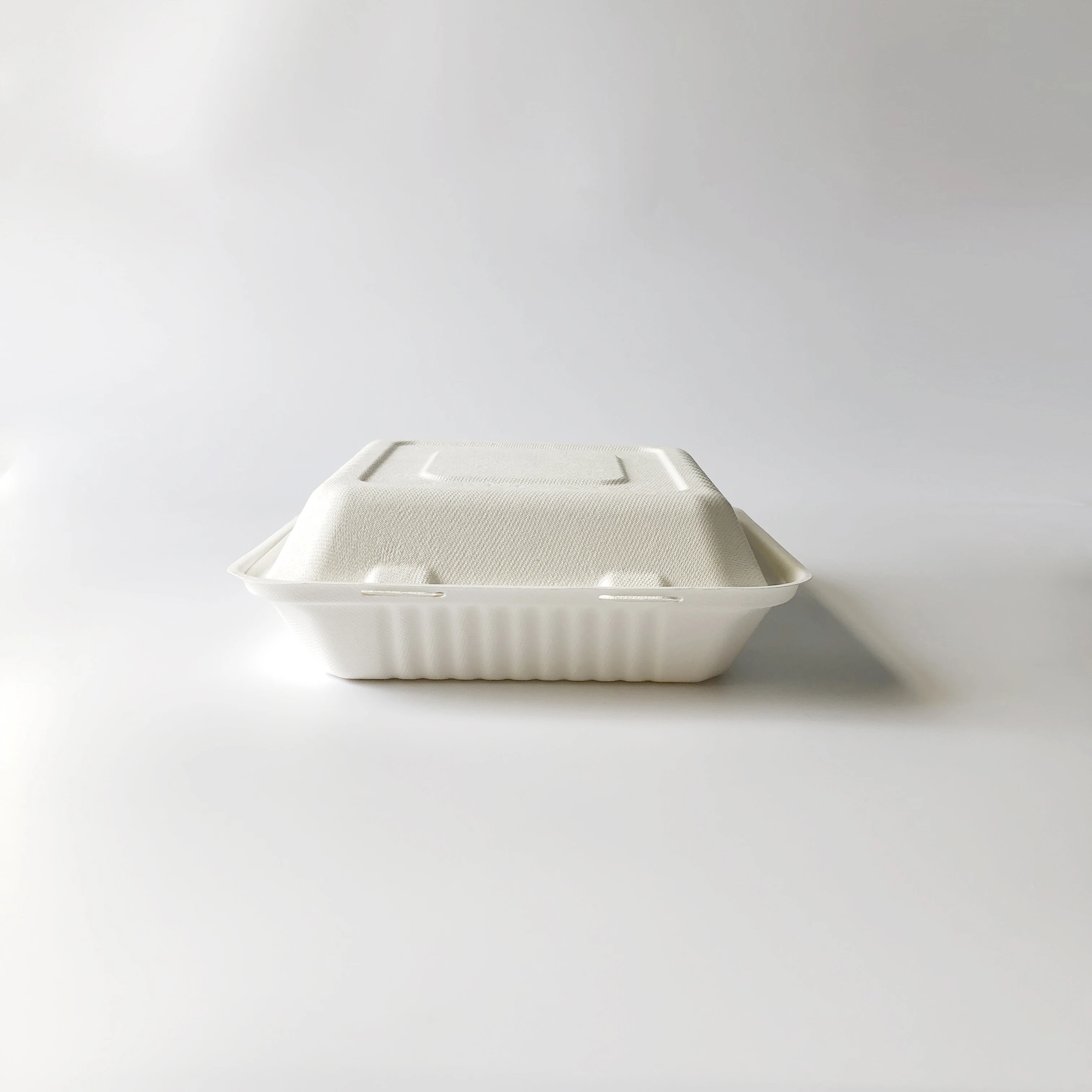 9x9x3 inch Bagasse 3-compt clamshell tray