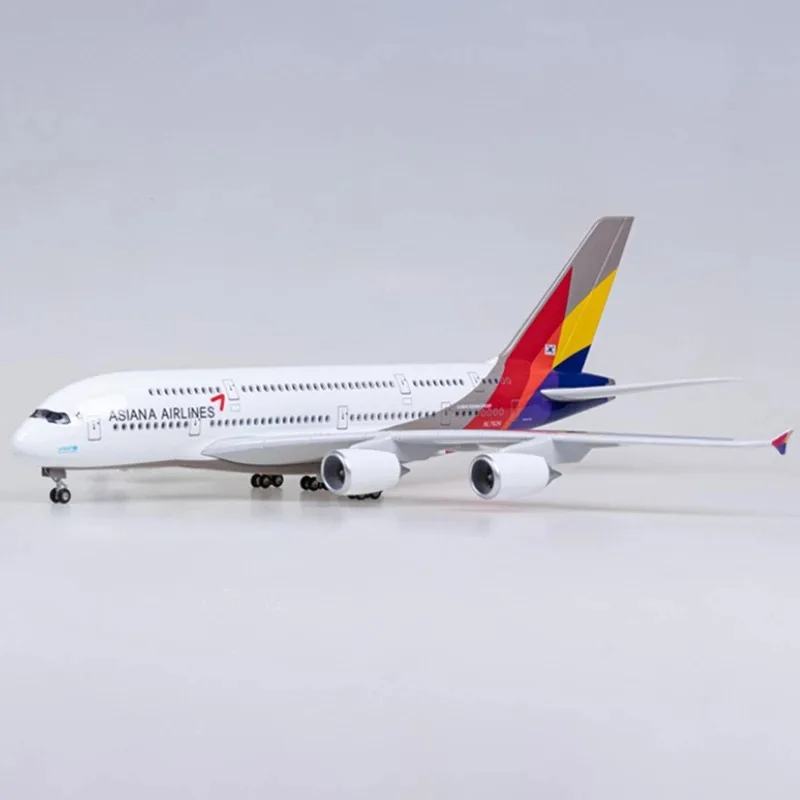 2024 NEW TOY A116 LED Flashing Large Scale 1:150 47cm A380 Asiana Airline Light Resin Aircraft Models with Wheels business gift