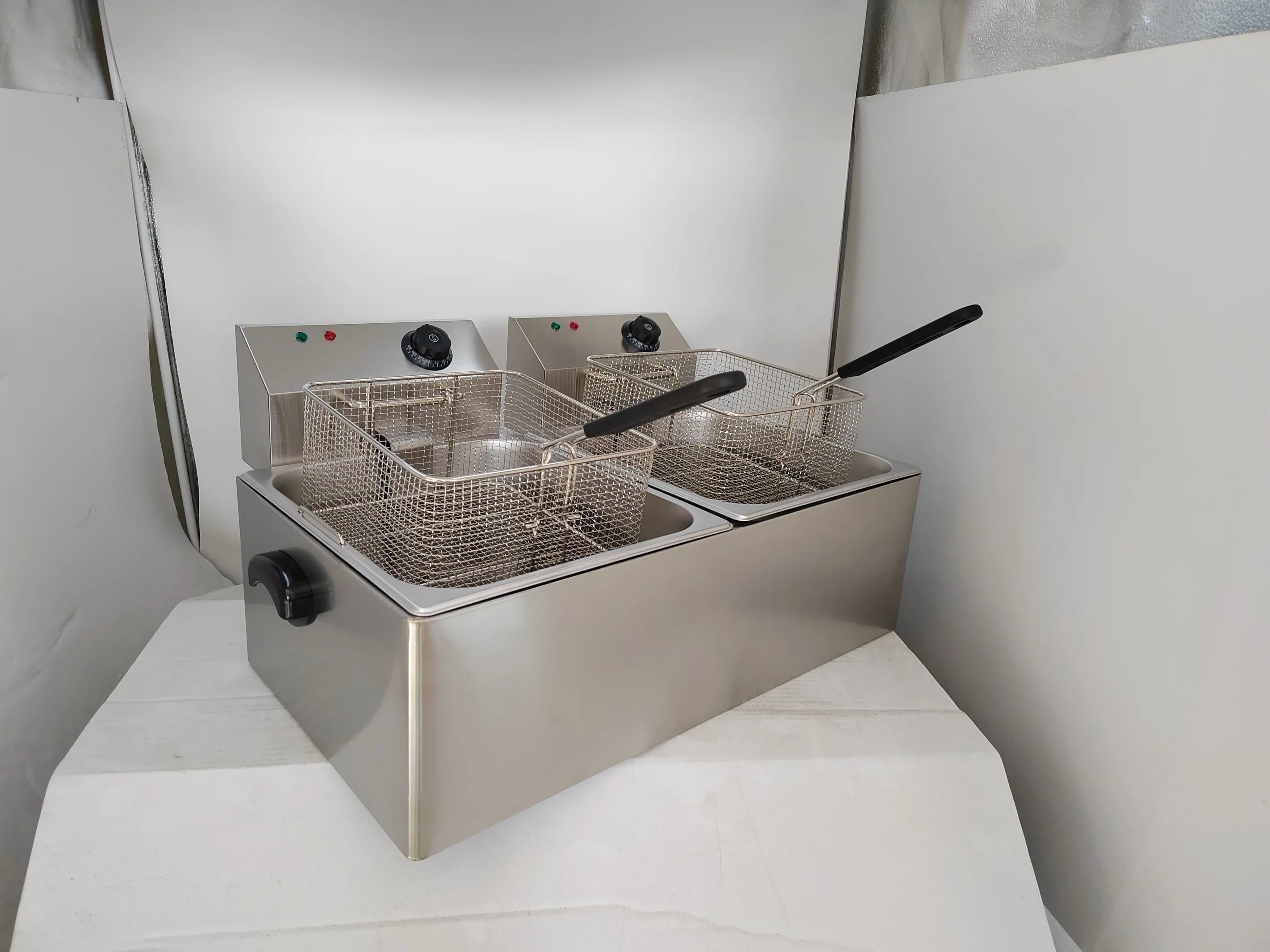 11L+11L Rounded High Quality Stainless Steel Commercial Electric Fryer for Fried Chicken and French Fries